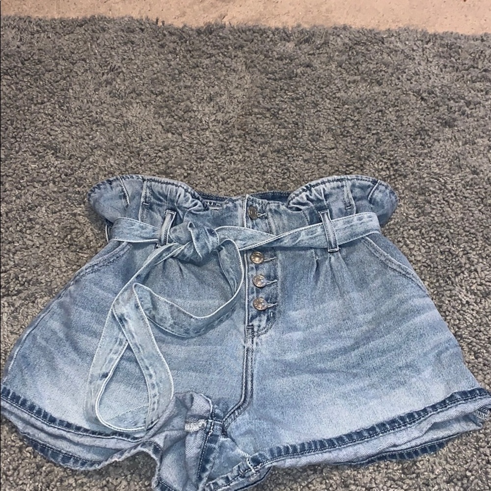 American Eagle mom shorts
